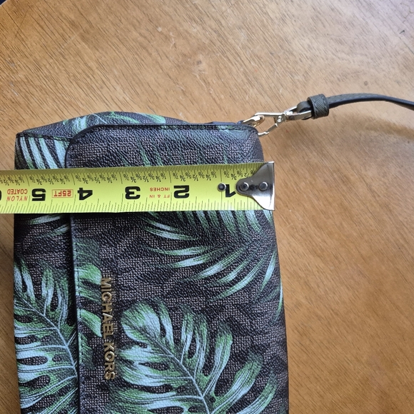 MK  Handbag - Picture 4 of 4